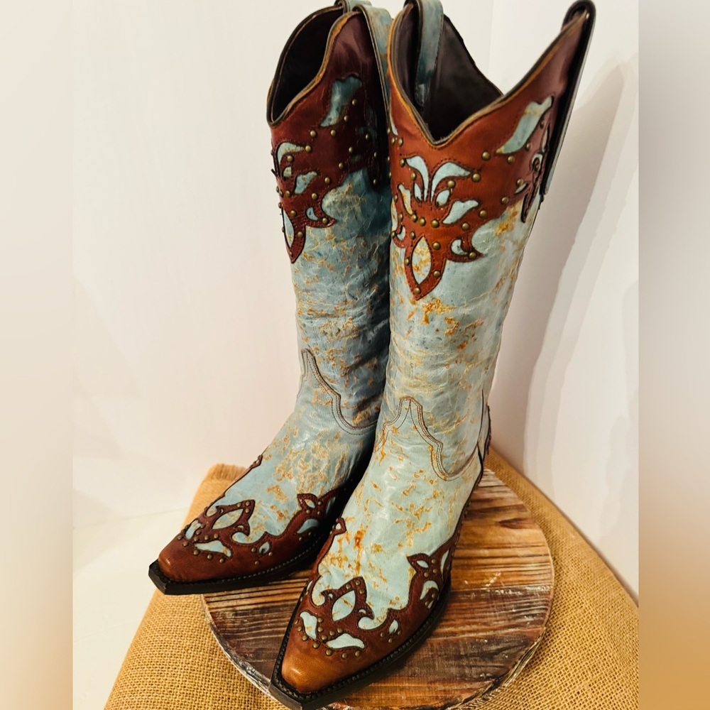 Vintage Style Ashley Denver Western Boot Turquoise and Saddle Leather Snip Toe 8